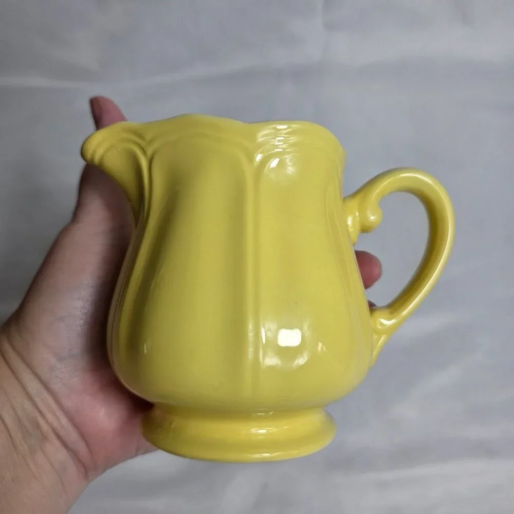 ONE Federalist by Sears Buttercup Creamer Yellow Scalloped Edge No Trim